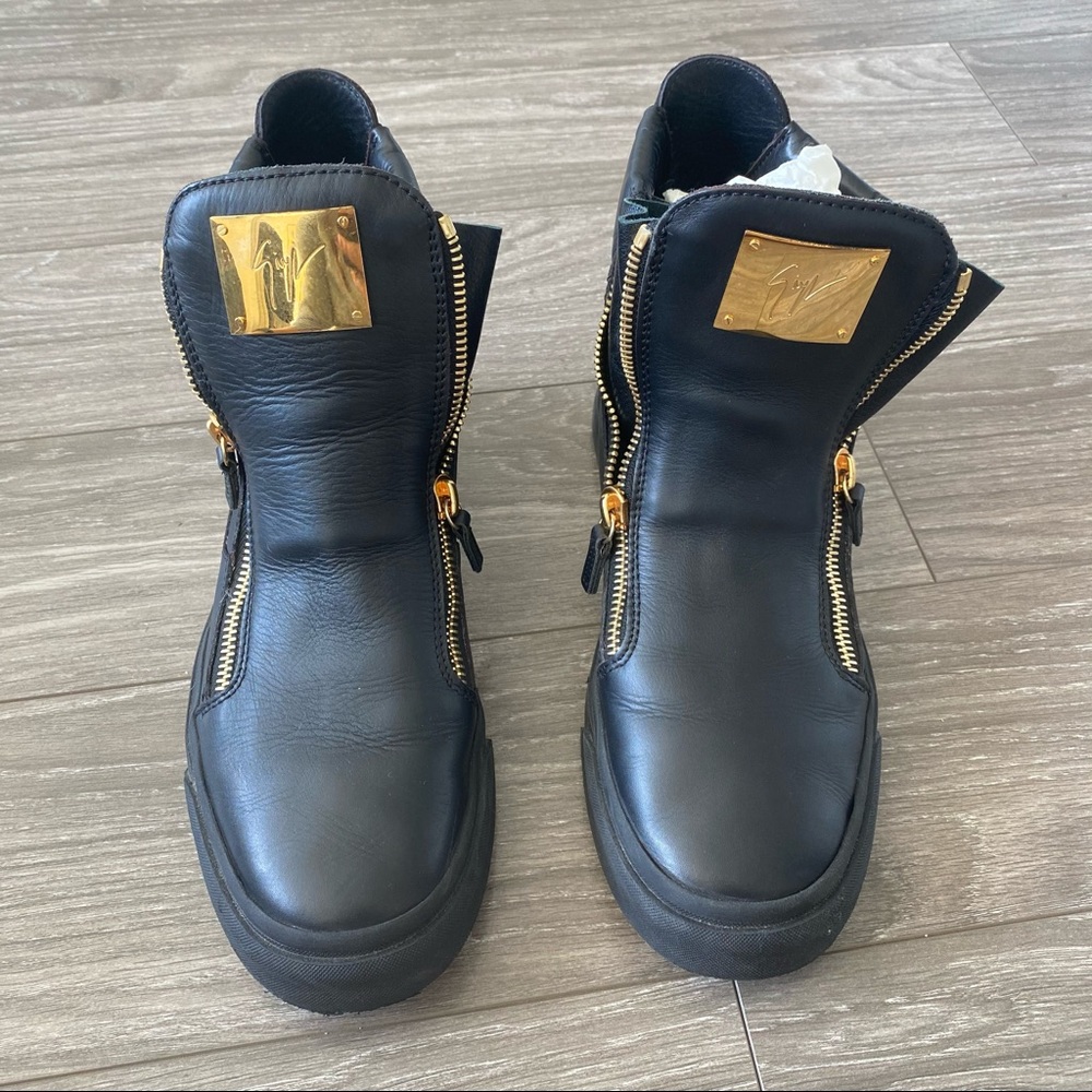 Great Condition Giuseppe Zanotti Black Zip Boots